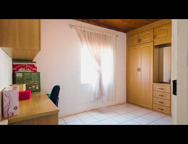 3 BEDROOM FREEHOLD FOR SALE IN MONTFORD